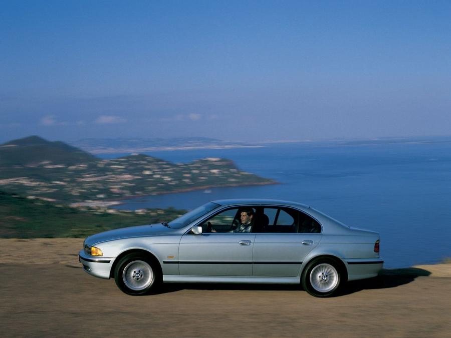  BMW 540i Sedan 1996 года  (фото 2 из 13)